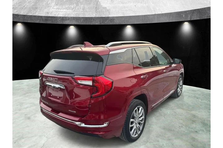 $25985 : GMC Terrain 2023 AWD Denali image 6