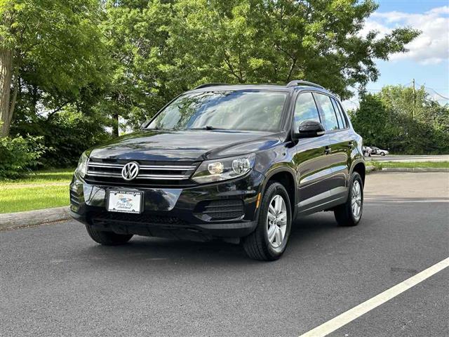 2016 Tiguan S image 3