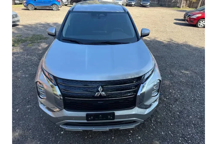 $18995 : 2023 Outlander image 4