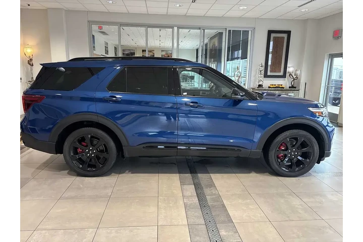 $37487 : Ford Explorer 2021 AWD ST 4d image 2
