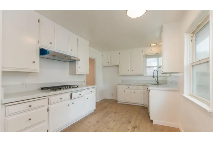 $1450 : Available 1Bedroom Apt image 7