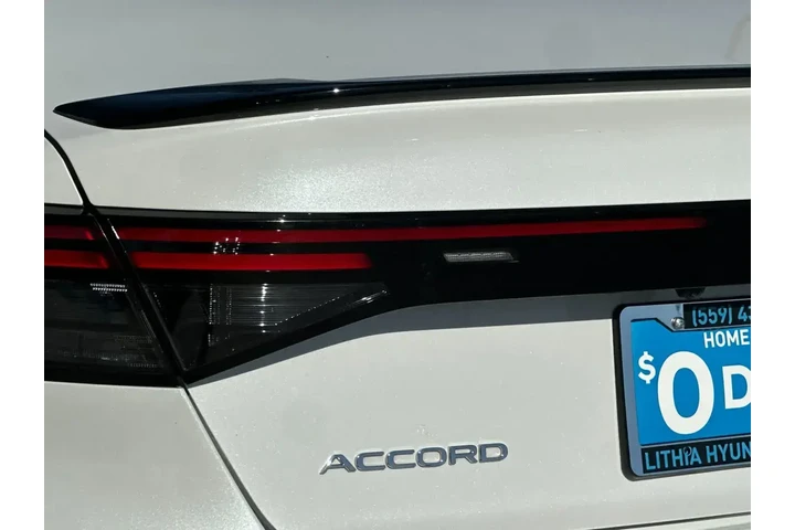 $29999 : Honda Accord Hybrid 2025 Spo image 10