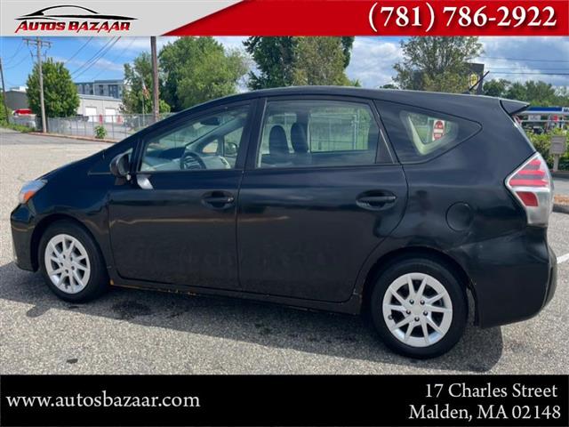 $8900 : Used 2016 Prius v 5dr Wgn Fiv image 8