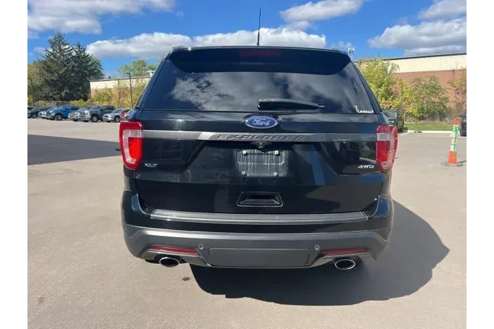 $13789 : Ford Explorer 2018 AWD XLT 4 image 6