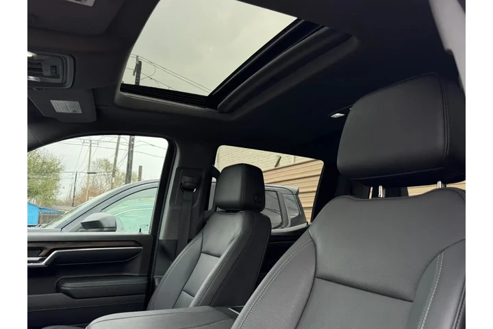 2024 GMC Sierra 1500 SLT Crew image 8