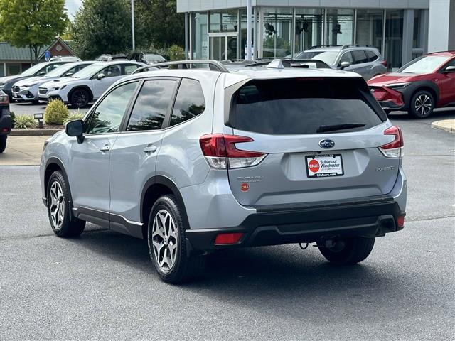 $21474 : PRE-OWNED 2021 SUBARU FORESTE image 4