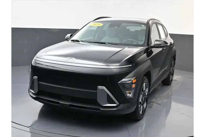 $22687 : Hyundai KONA 2025 SEL 4dr Cr image 8