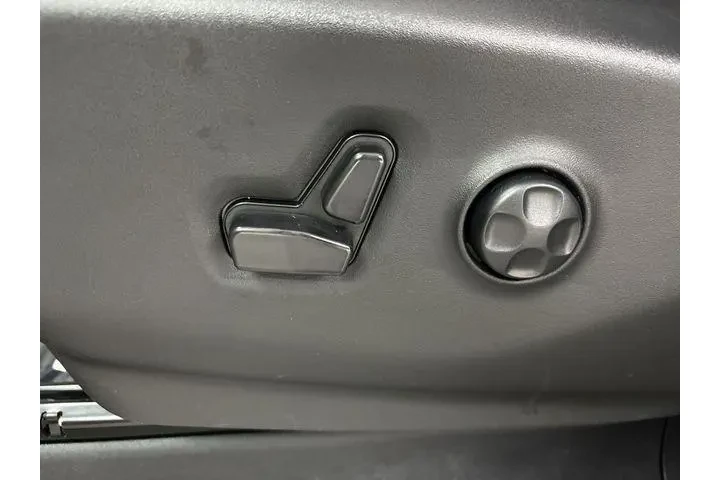 $24300 : Chrysler Pacifica 2023 Touri image 4