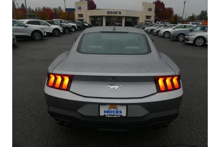 $33990 : Ford Mustang 2024 EcoBoost 2 image 4