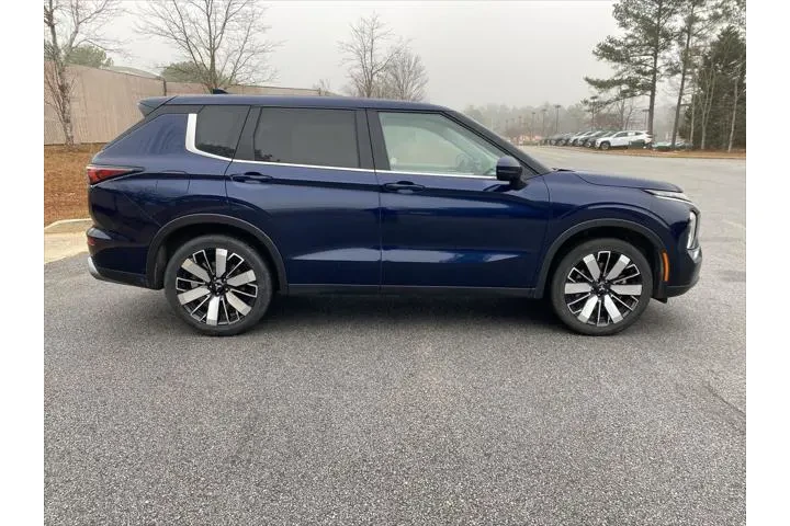 $22720 : Mitsubishi Outlander 2025 SE image 7