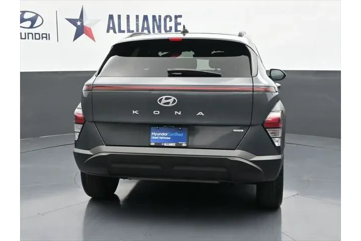 $23900 : Hyundai KONA 2024 AWD SEL 4d image 8