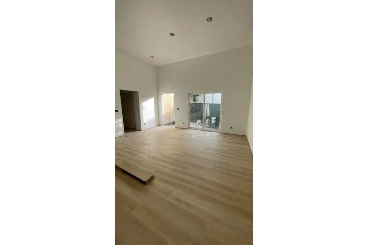 Máster Tile and flooring image 1