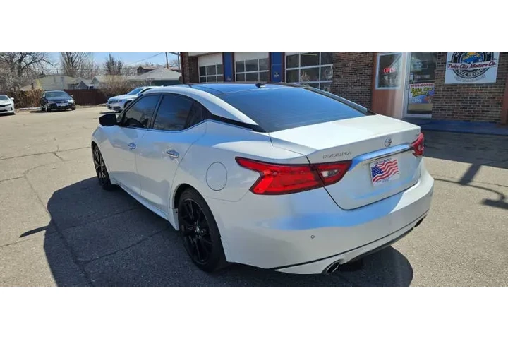 $15490 : 2018 Maxima Platinum image 7
