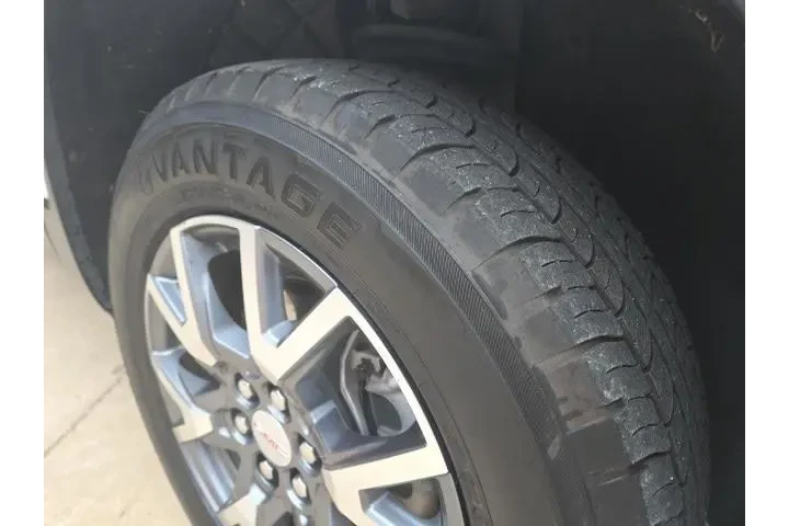 $25990 : GMC Acadia 2023 SLT 4dr SUV image 8