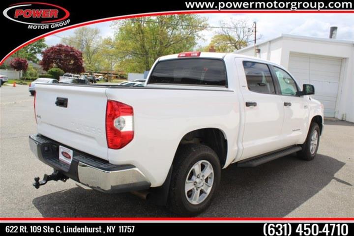 $32995 : Used 2017 Tundra 4WD SR5 Crew image 2