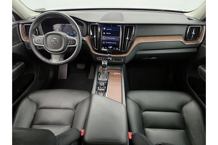 $26998 : Volvo XC60 2021 AWD T5 Momen image 9