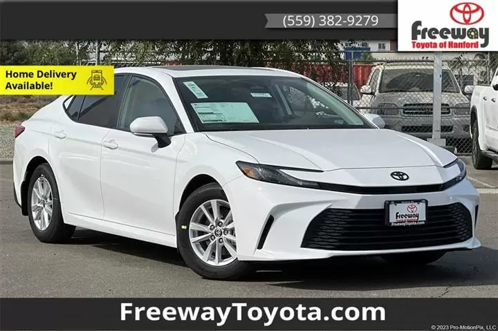 $32791 : Camry LE image 1