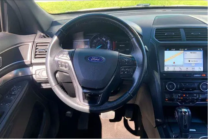 $18985 : Ford Explorer 2018 XLT 4dr S image 5