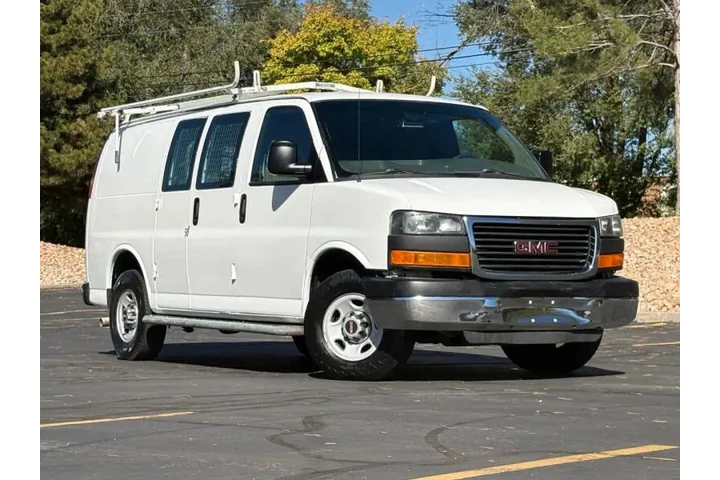 $10900 : 2015 GMC Savana 2500 image 2