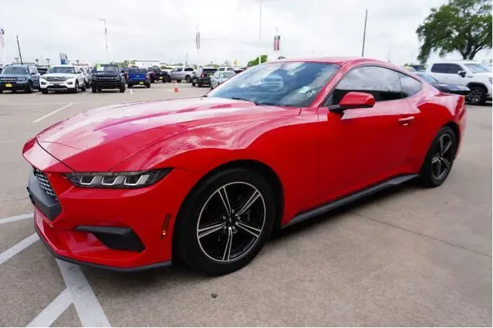 $33288 : Ford Mustang 2024 EcoBoost 2 image 3