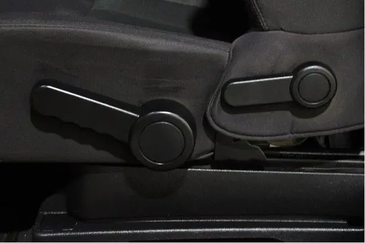 $17889 : Jeep Wrangler 2013 4x4 Sport image 4