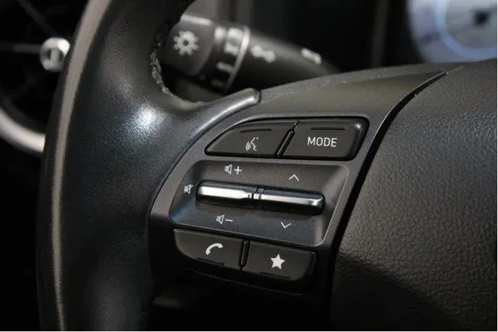 $22979 : Hyundai KONA 2022 Limited 4d image 10