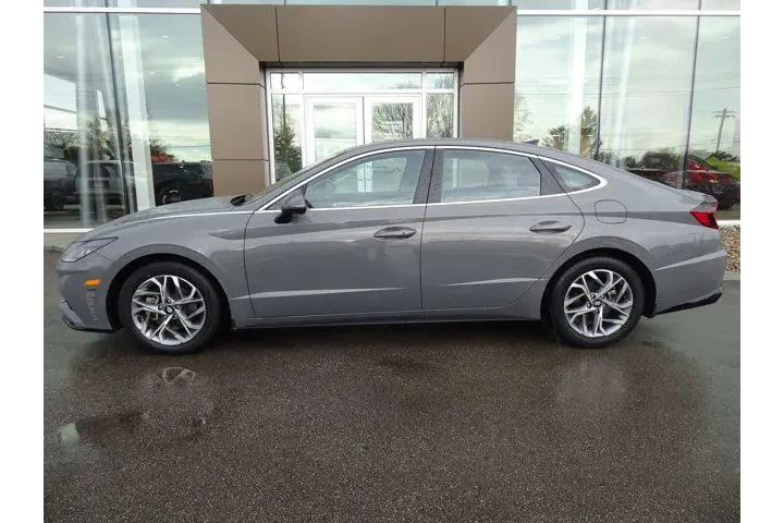 $20835 : Hyundai SONATA 2023 SEL 4dr image 2