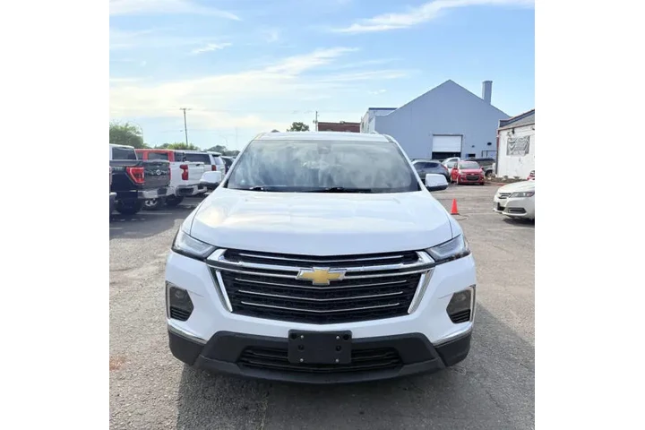 $19995 : 2023 Traverse LT image 3