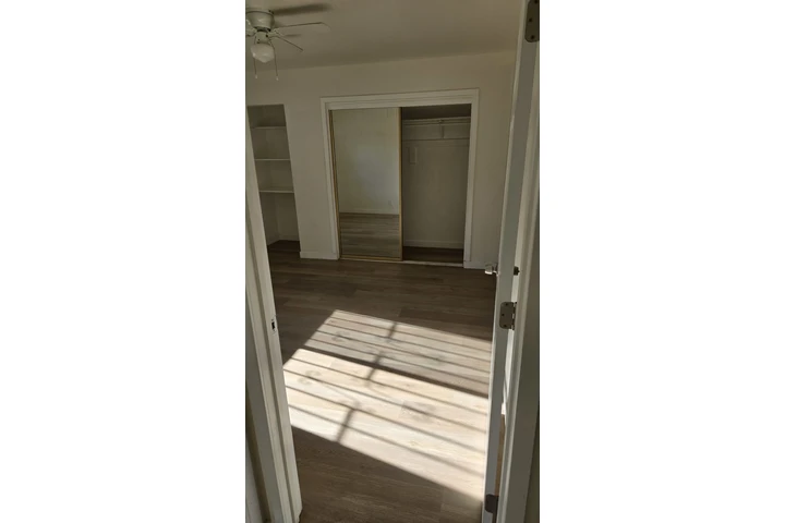 $2600 : 2 bedroom front house image 4