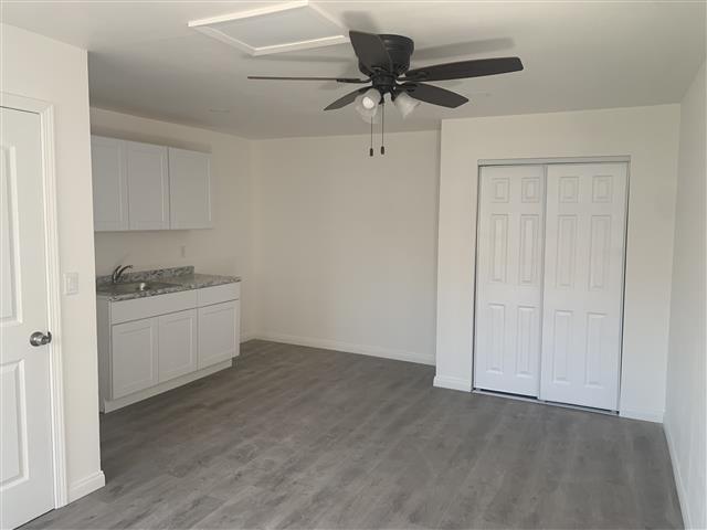 $1200 : Cuarto privado en Downey image 4