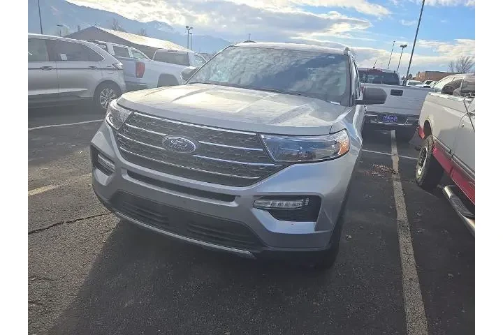 $31139 : Ford Explorer 2023 AWD XLT 4 image 3