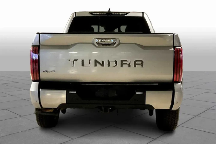 $39891 : Toyota Tundra 2022 4x4 Limit image 8