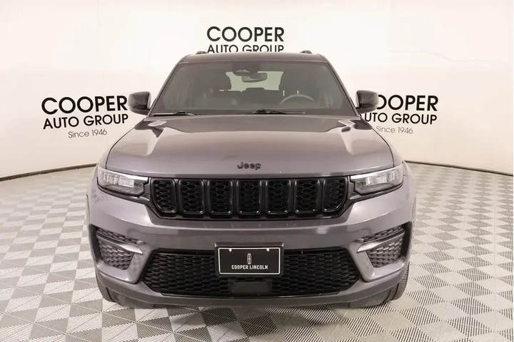 $30789 : Jeep Grand Cherokee 2023 4x4 image 9