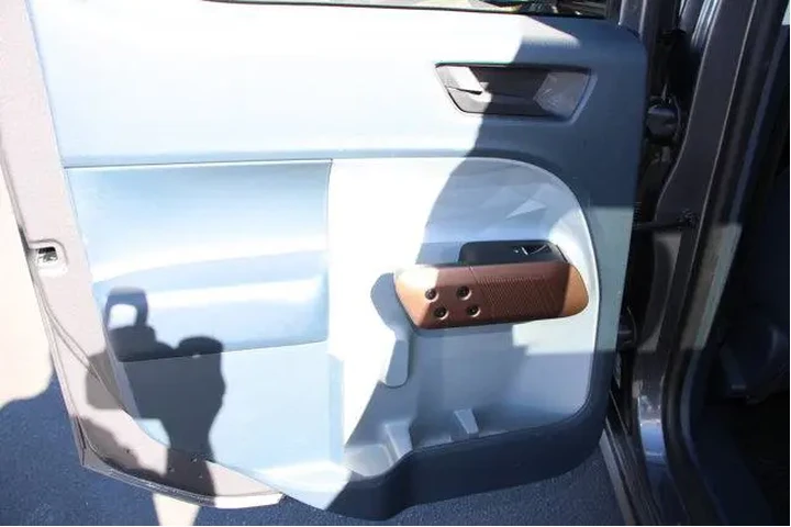 $29889 : Ford Maverick 2022 AWD XL 4d image 10