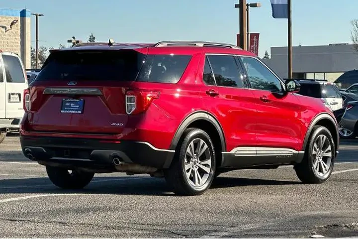 $26875 : Ford Explorer 2022 AWD XLT 4 image 2