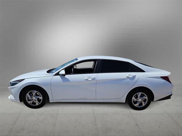 $16790 : Pre-Owned 2021 Hyundai Elantr image 2