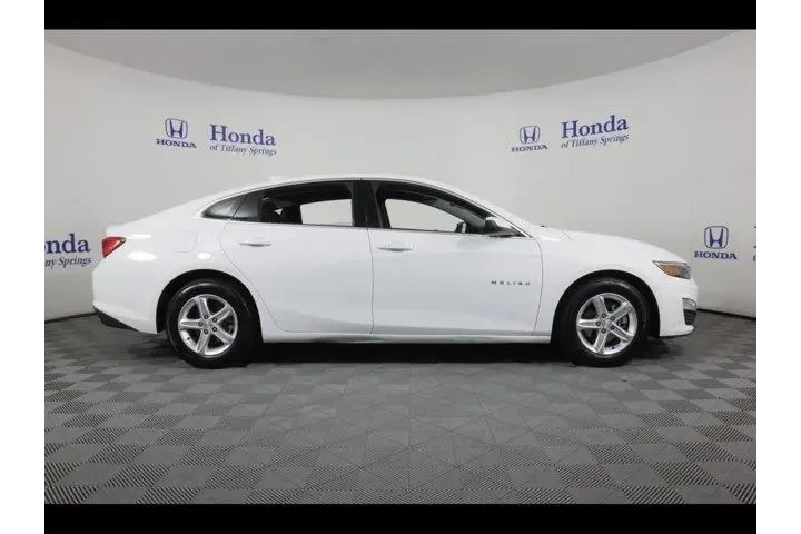 $18575 : Chevrolet Malibu 2023 LT 4dr image 8