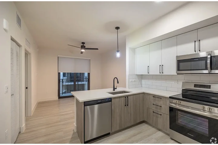 $950 : 1 Apartamentos Bay Pointe mi image 3