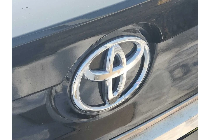 $16299 : Toyota Camry 2017 SE 4dr Sed image 10