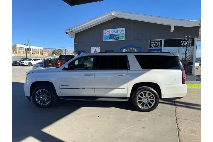 2016 GMC Yukon XL Denali 4WD image 8