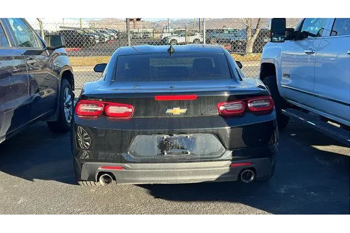 $32984 : Chevrolet Camaro 2023 LT 2dr image 3