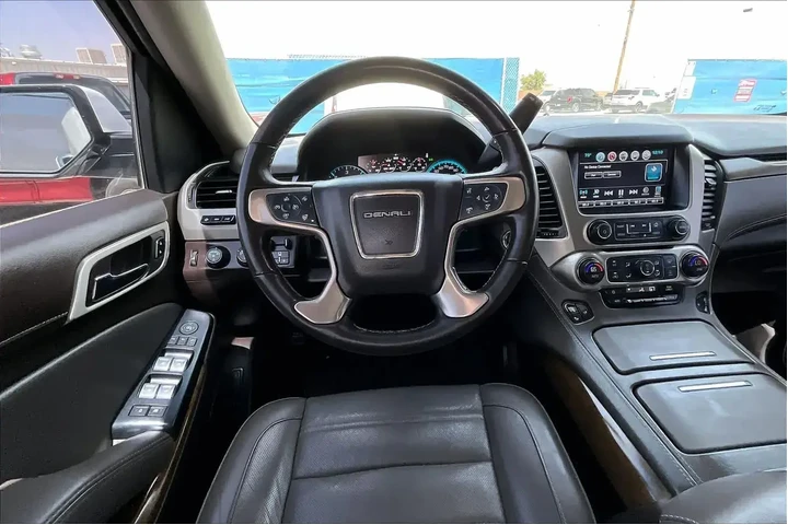 $32235 : GMC Yukon 2019 4x4 Denali 4d image 6
