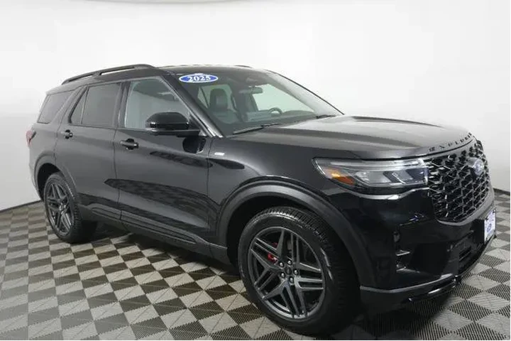 $39900 : Ford Explorer 2025 AWD ST-Li image 2