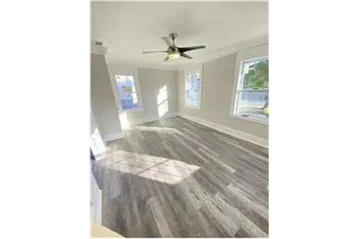 $1900 : Rental property with 2 bedro image 2
