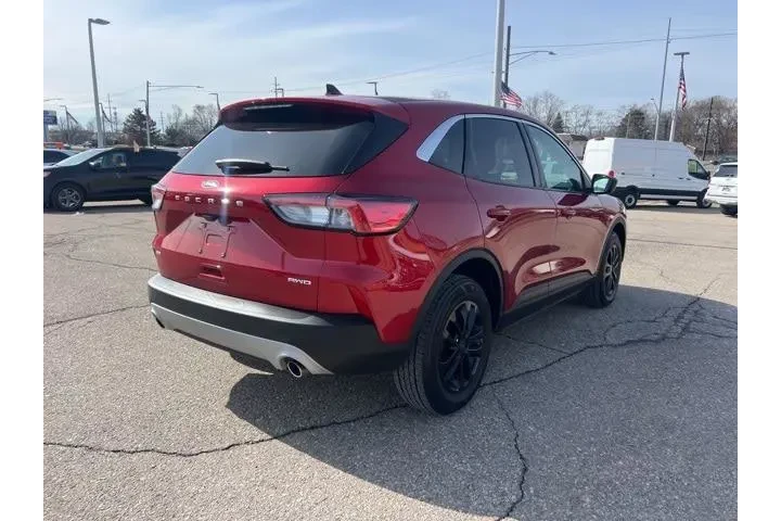$20579 : Ford Escape 2022 AWD SE 4dr image 3