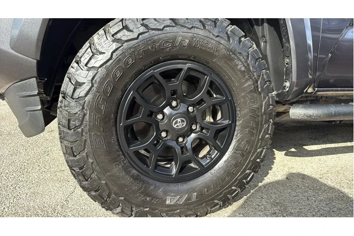 $34995 : Toyota Tacoma 2022 4x4 SR V6 image 9