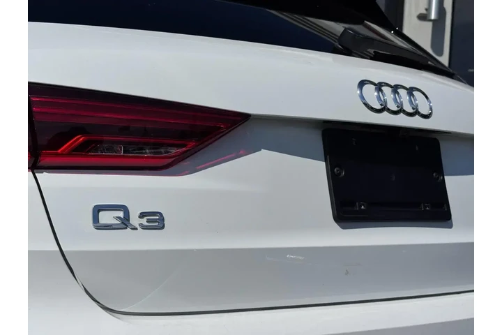 $19895 : Audi Q3 2023 AWD quattro S l image 7