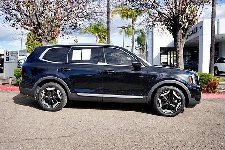 $30850 : Kia Telluride 2023 EX 4dr SU image 7