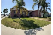 4 bedroom, 2 full bath, CORNE en Los Angeles