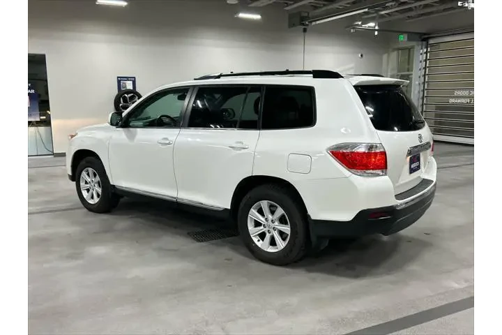 $12884 : Toyota Highlander 2013 AWD S image 4